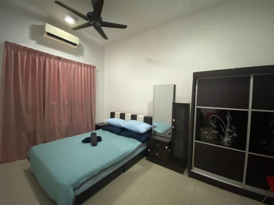 Lovely Dpulze 1 Bed Room With Pool @Cyberjaya ;- ) Luaran gambar