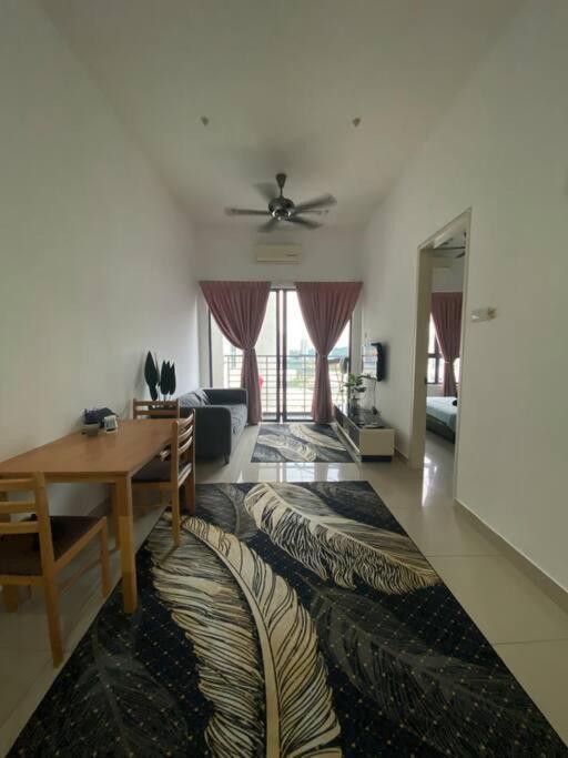 Lovely Dpulze 1 Bed Room With Pool @Cyberjaya ;- ) Luaran gambar