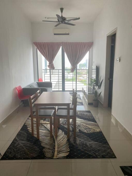 Lovely Dpulze 1 Bed Room With Pool @Cyberjaya ;- ) Luaran gambar